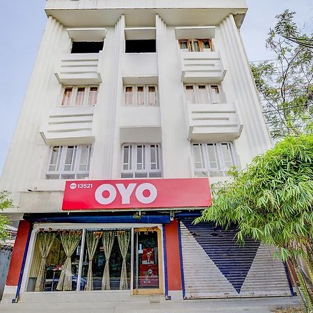 Oyo 13521 Sudhriti Hotel Siliguri Esterno foto