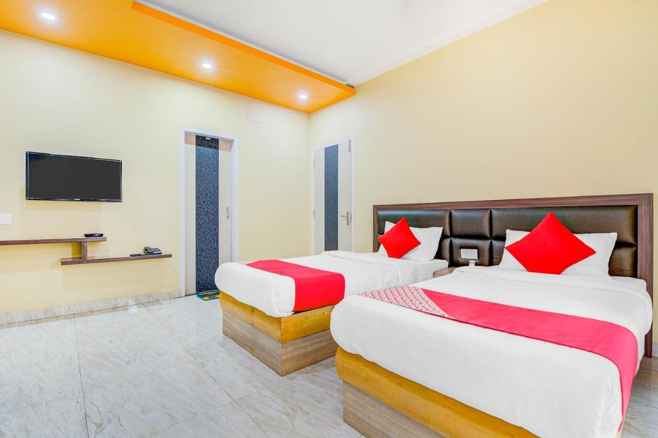 Oyo 13521 Sudhriti Hotel Siliguri Esterno foto