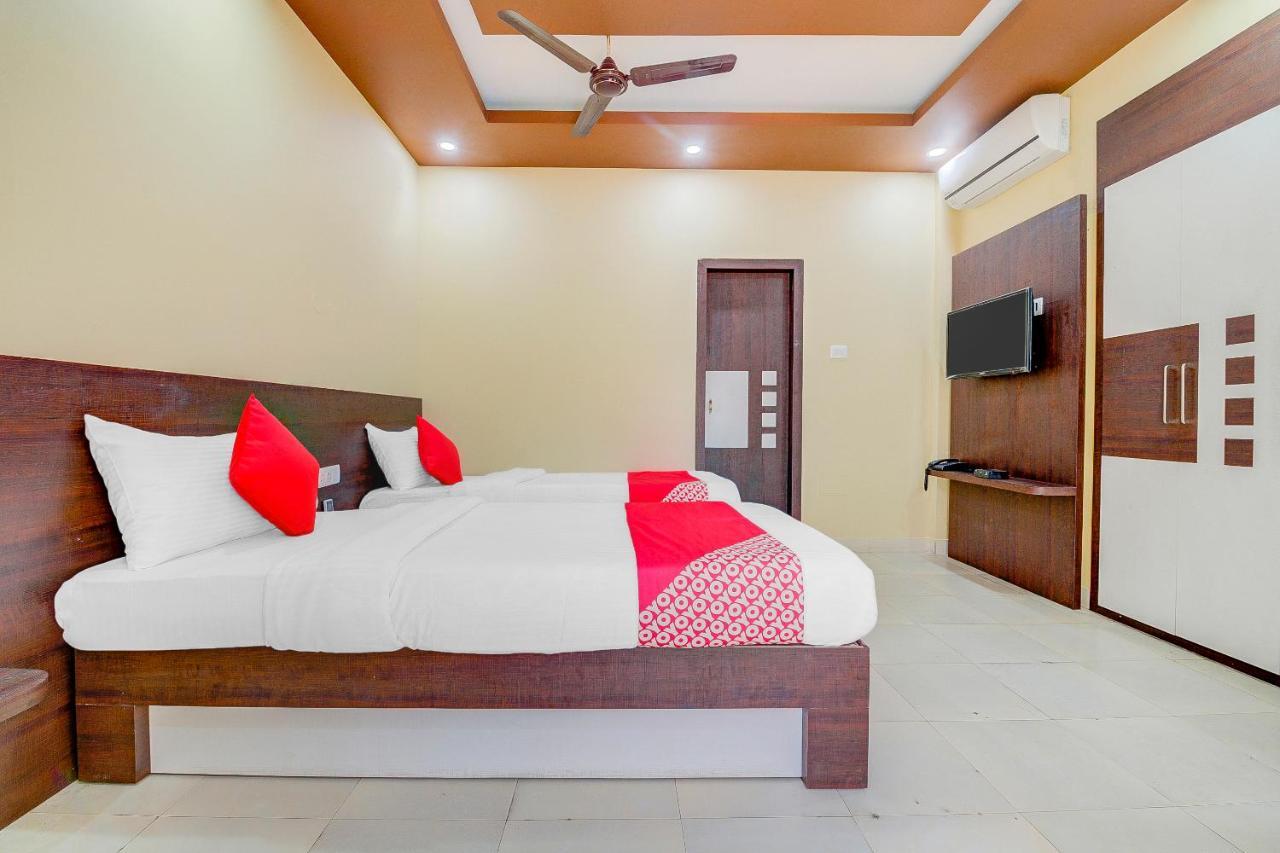 Oyo 13521 Sudhriti Hotel Siliguri Esterno foto