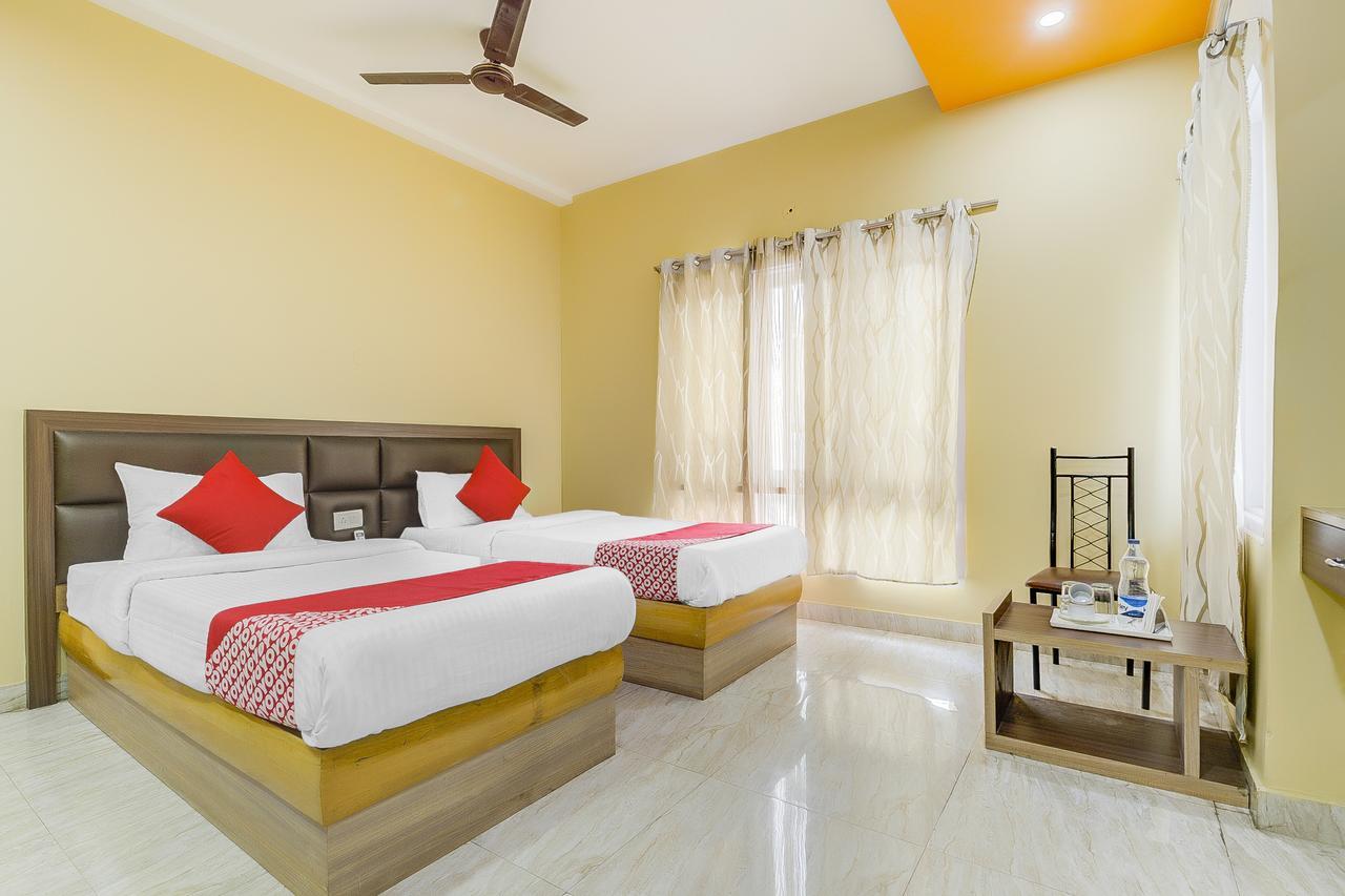 Oyo 13521 Sudhriti Hotel Siliguri Esterno foto